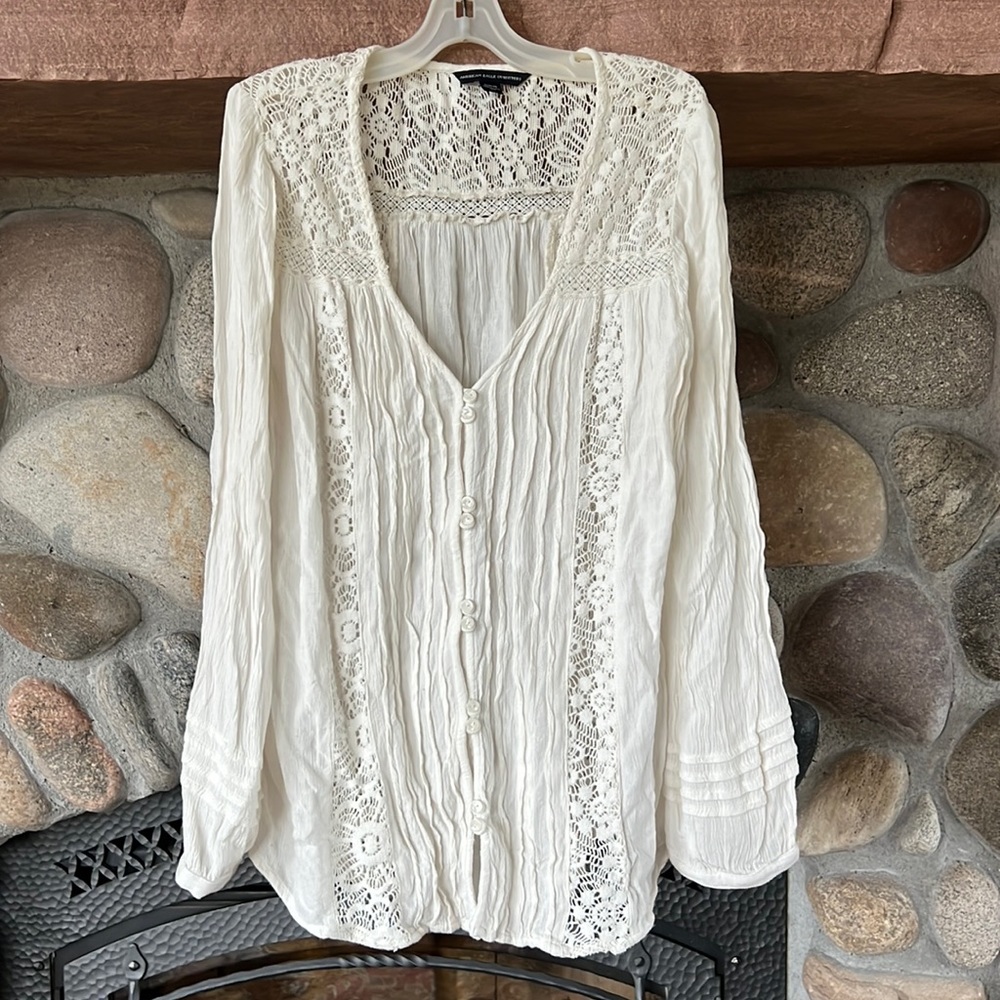White American Eagle blouse